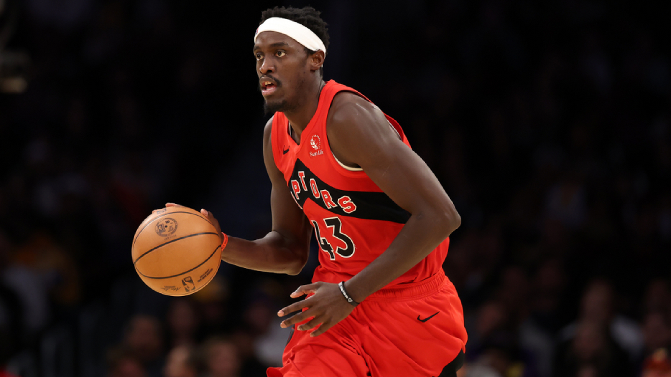 黑白体育-西亚卡姆新星出色防守表现惊艳,篮网未来可期!的简单介绍