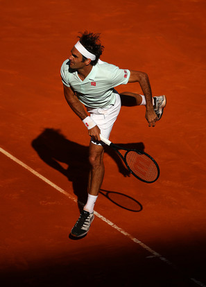 黑白体育-费德勒连续十二场比赛得分超过惊险取胜，切尔西挑战极限！的简单介绍