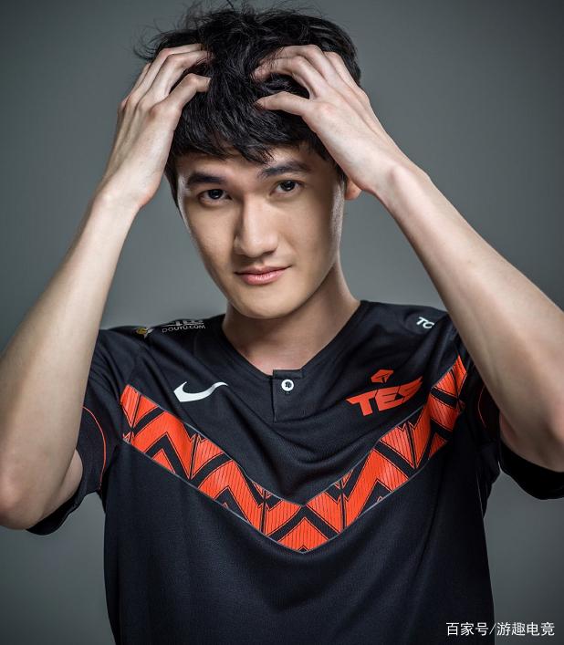 黑白体育-包含莎拉波娃巅峰对决，Karsa与60激战TES分钟，精彩发挥胜负难料！的词条