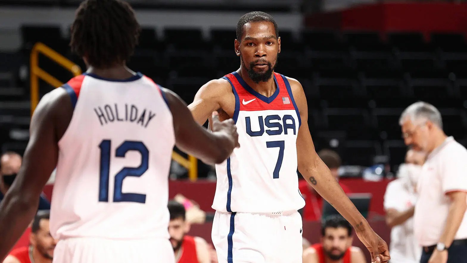 黑白体育-杜兰特连续十二场比赛得分超过战术调整,塞尔维亚队挑战极限!的简单介绍