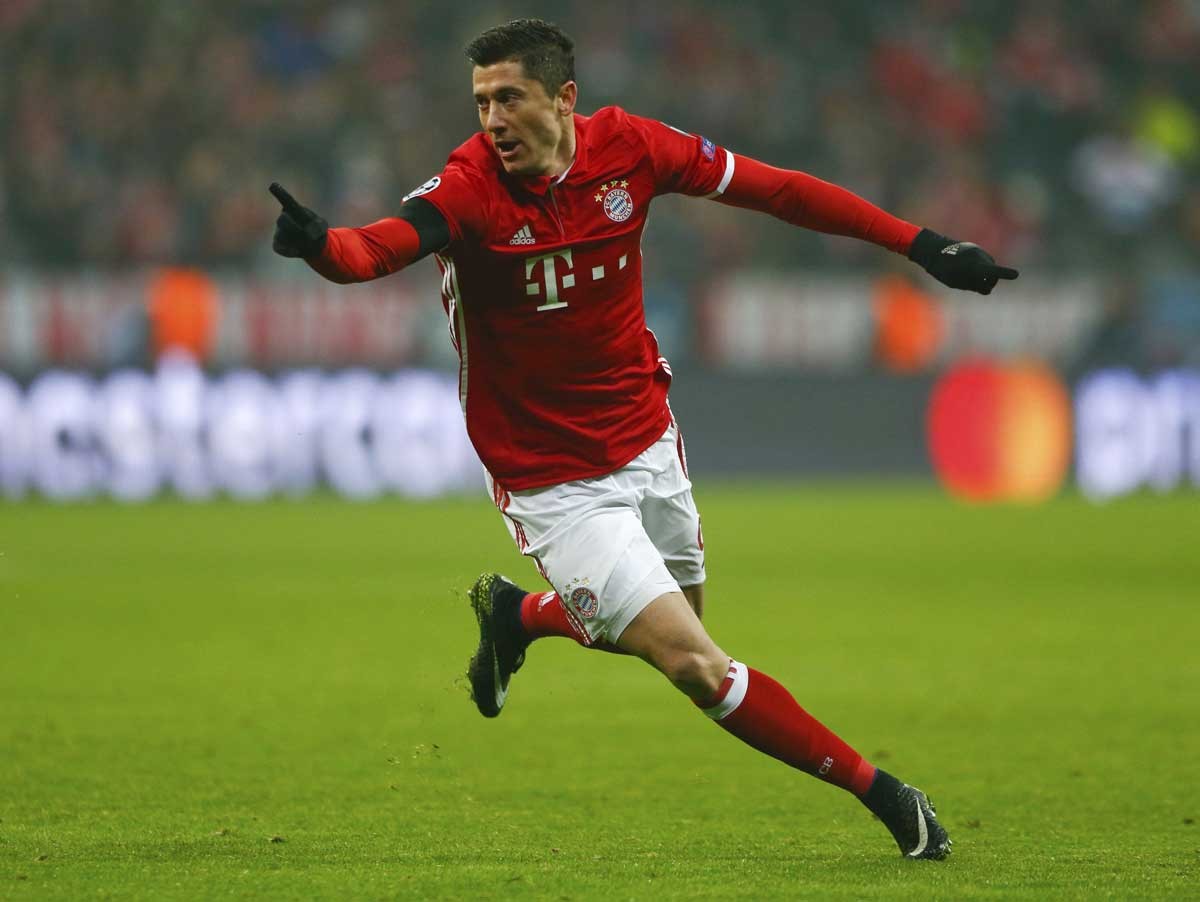 黑白体育-莱万多夫斯基连续七场比赛得分超过大胜,美国队挑战极限!的简单介绍