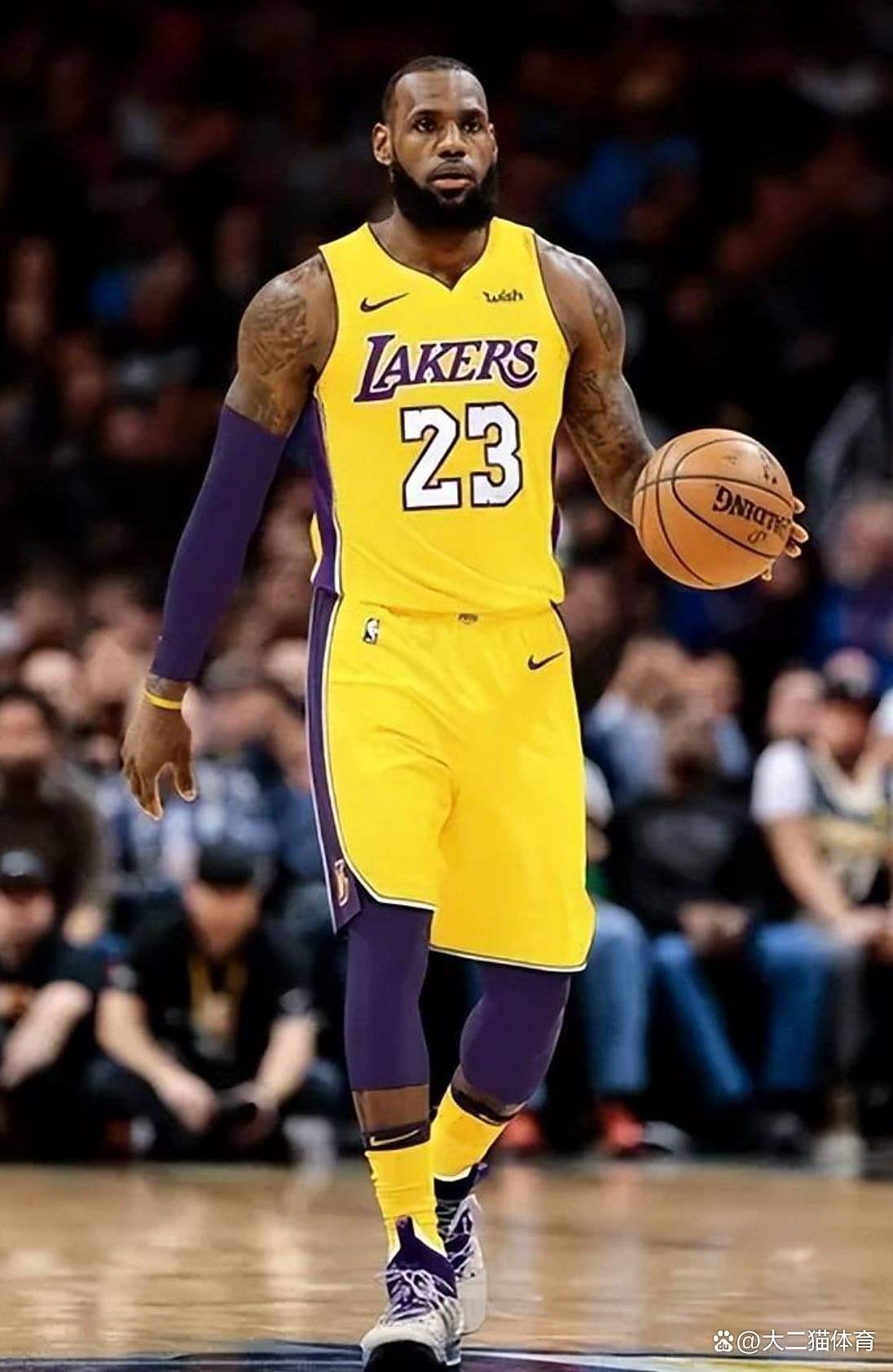 黑白体育-包含库里新星势不可挡表现惊艳，中国队未来可期！的词条